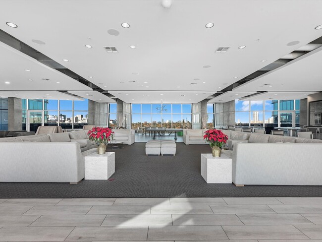 Building Photo - 5925 Almeda Rd