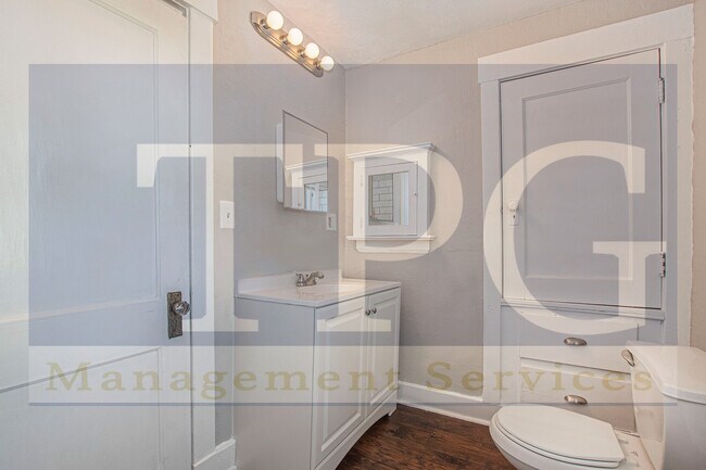 Building Photo - 4241 Charlotte St