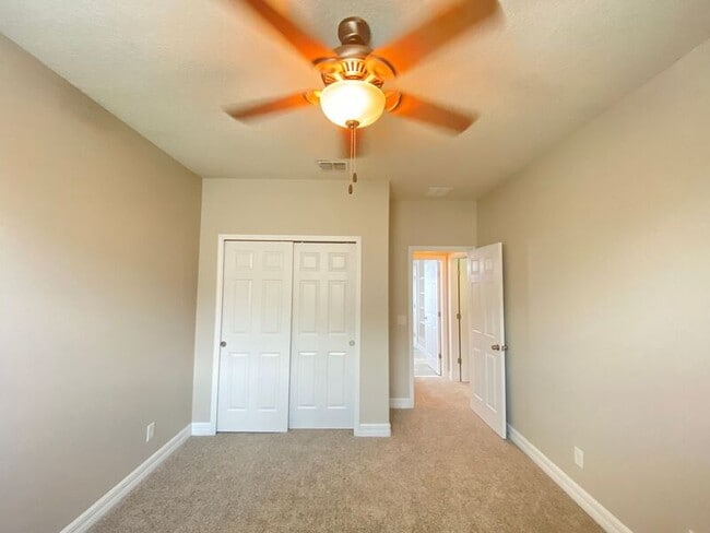Building Photo - 8433 Corkfield Ave