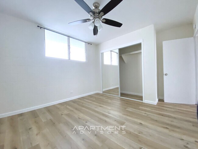 Building Photo - 1130 Hassinger St