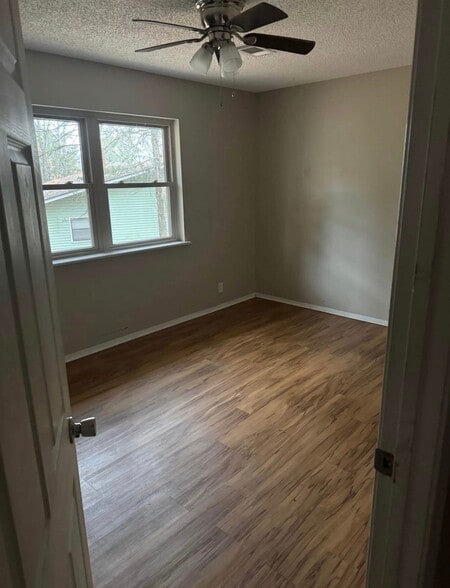 Building Photo - 524 Cedar Cir