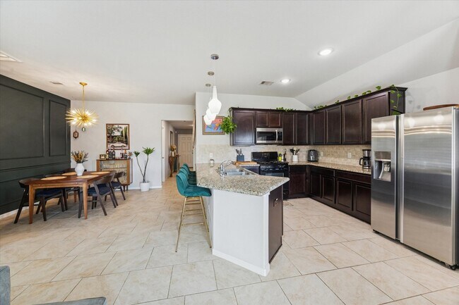 Building Photo - 3018 Village Creek Dr