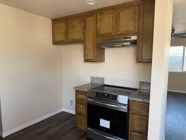 Building Photo - 221-223 Mariposa