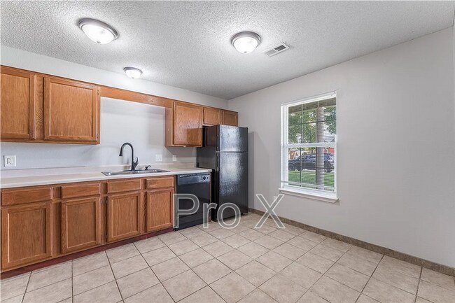 Building Photo - 3501 SW Landau Ct