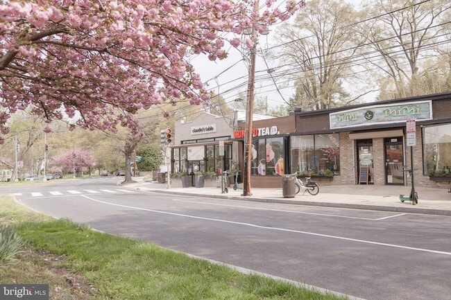 Building Photo - 5212 MacArthur Blvd NW