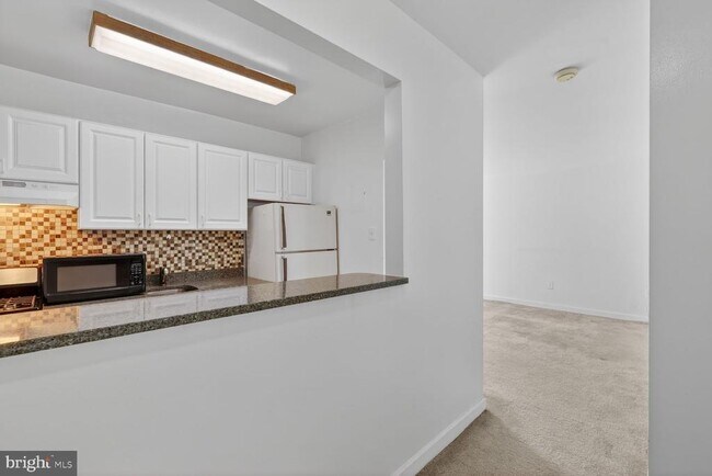 Building Photo - 1121 Arlington Blvd