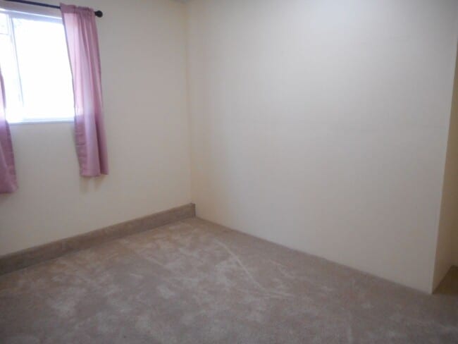 Building Photo - Bright and Spacious Adair Village Gem!
