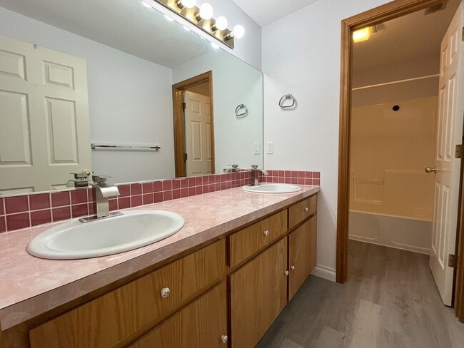 Building Photo - Spacious 4-Bedroom, 2.5-Bathroom Home with...