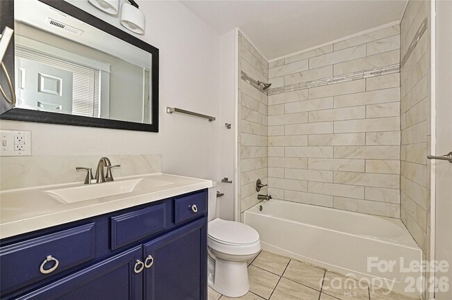 Building Photo - 1208 S Salisbury Ave