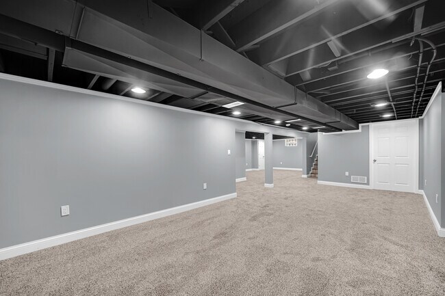 Building Photo - 8013 Monaldi Dr