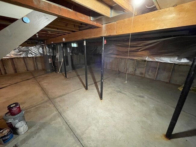 Building Photo - Spacious Home Ready to Rent! Don’t Miss Out!