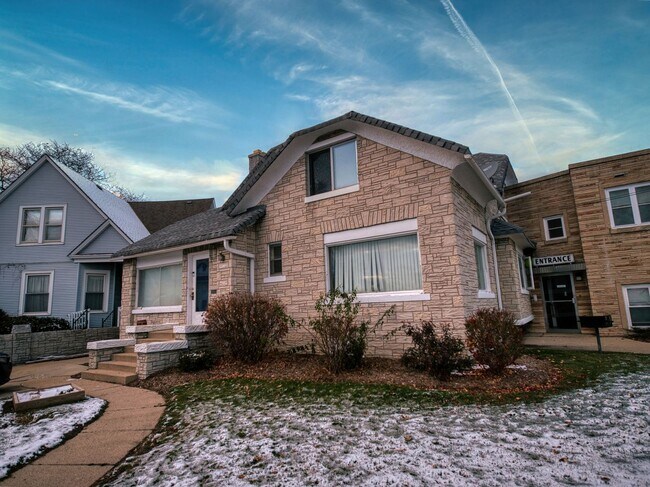 Building Photo - JNF 4932 W. Beloit Rd.