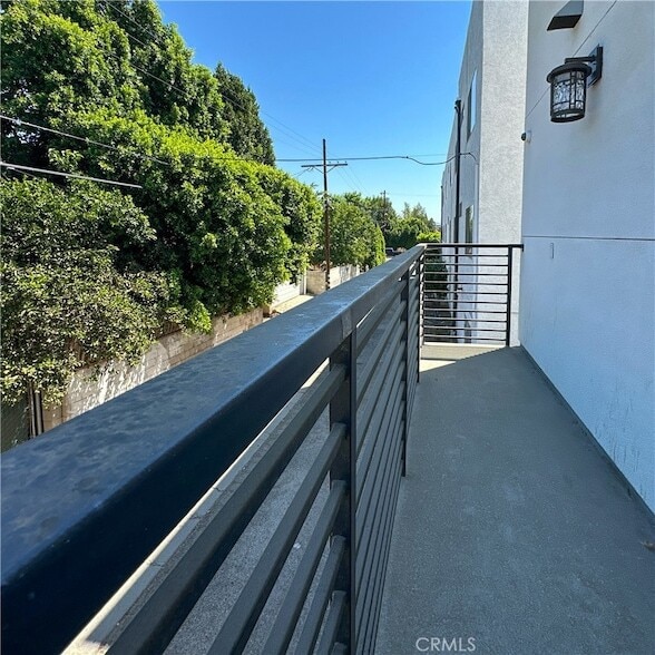 Building Photo - 14019 Vanowen St