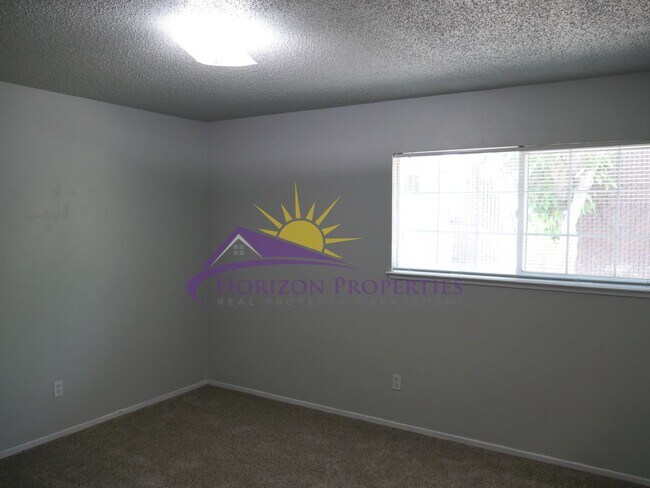 Building Photo - 2801-2803 Lerwick Rd