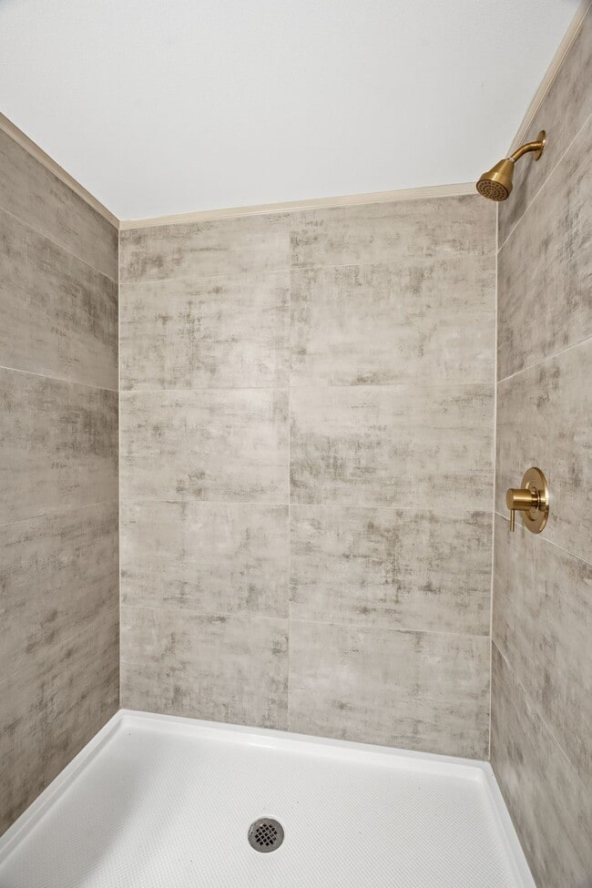 Building Photo - 14516 E Mallon Ave