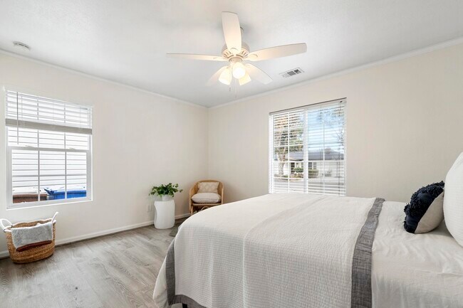 Building Photo - 2561 Pacific St