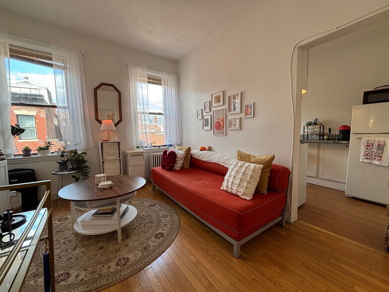 Building Photo - 19 Irving St