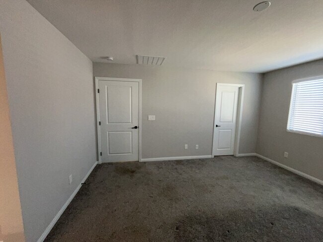 Building Photo - 2122 Bethesda Fountain Rd