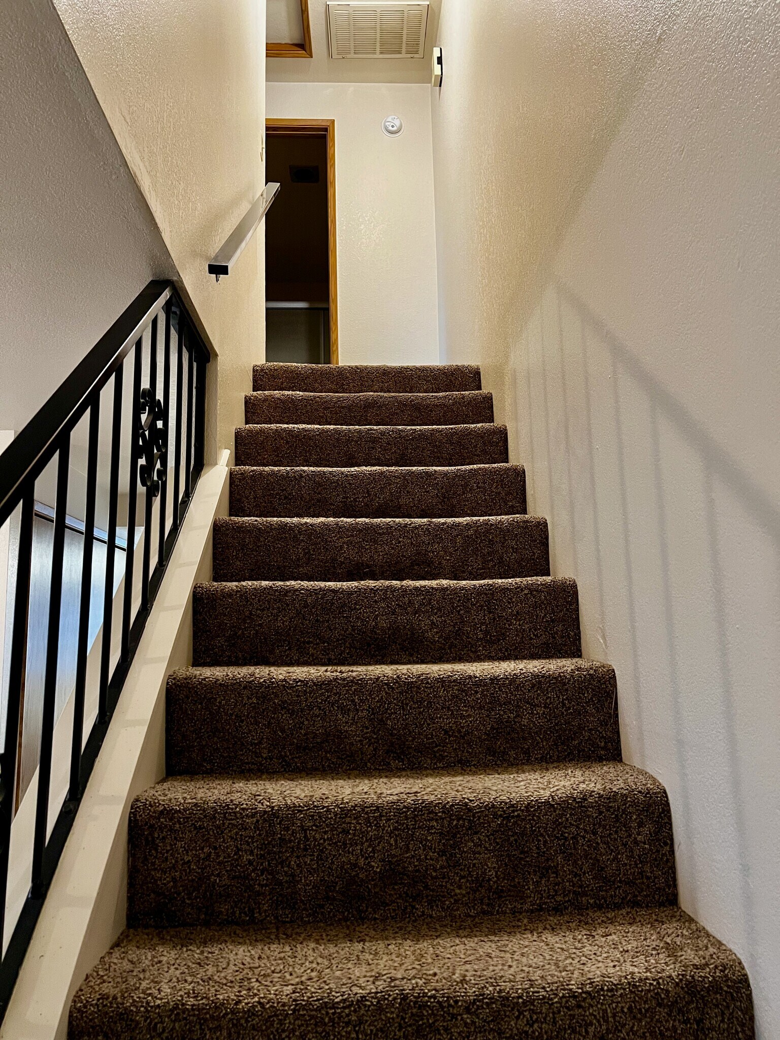 Building Photo - 2243 Poplar Dr