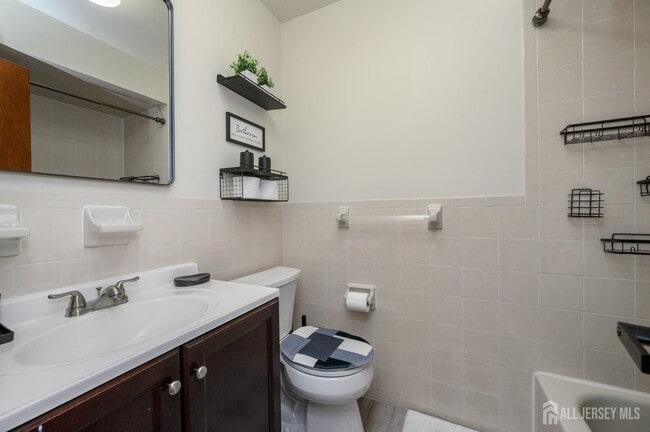 Building Photo - 4112 Birchwood Ct