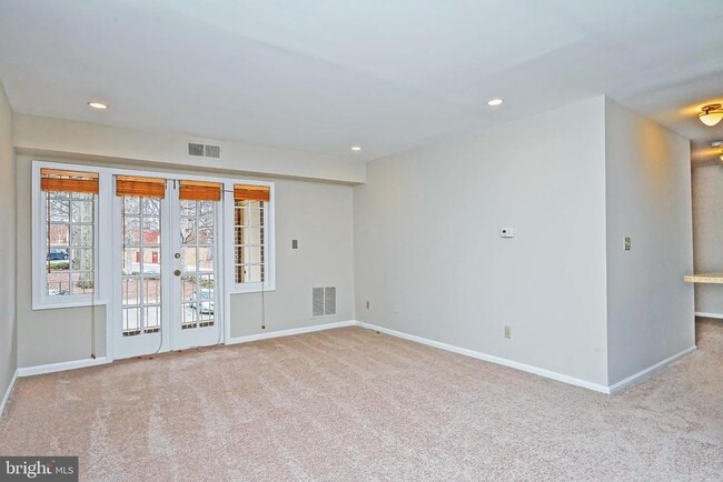 Building Photo - 5907 Noblestown Rd