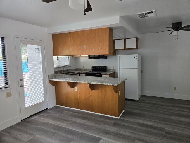 Building Photo - 4928 Westgate Ct