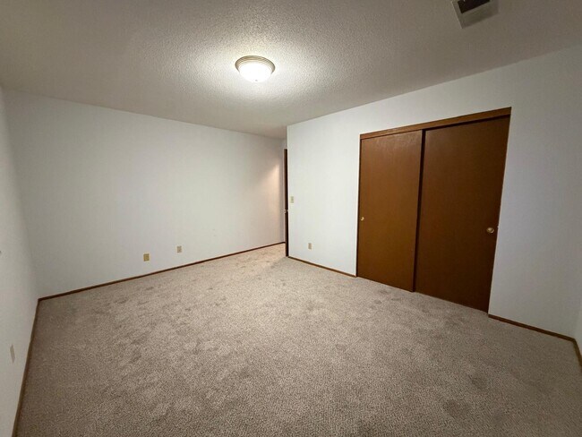 Building Photo - 4819 Azelia Ave N