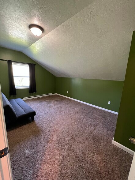 Building Photo - 27339 Rutland Hollow Rd