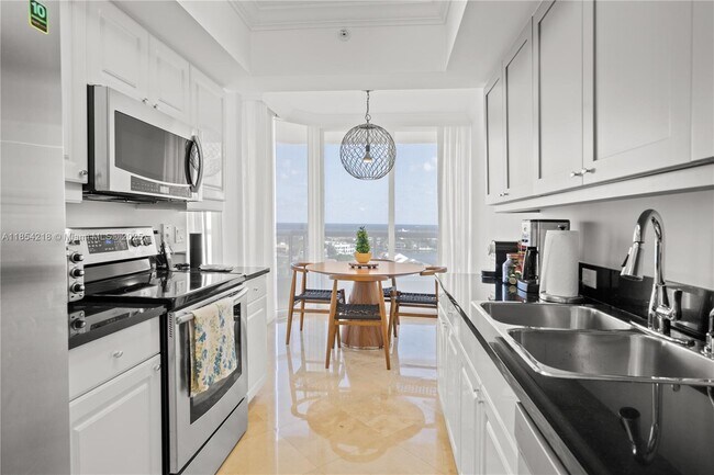 Building Photo - 21055 Yacht Club Dr