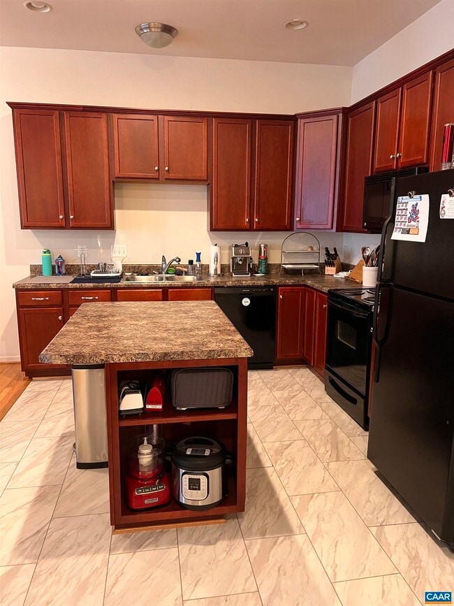 Building Photo - 161 Brookwood Dr