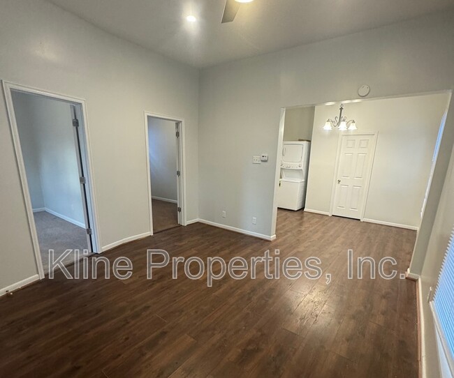 Building Photo - 518 S Warman Ave