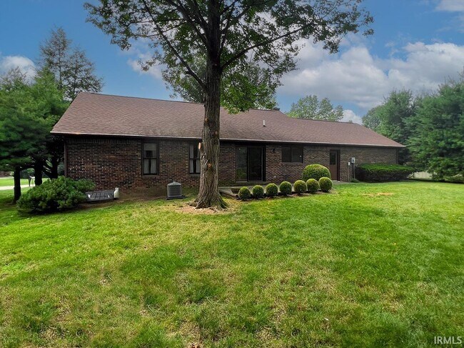 Building Photo - 1633 Greenfield Ct