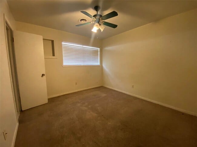 Building Photo - 6107 McKinstry Blvd