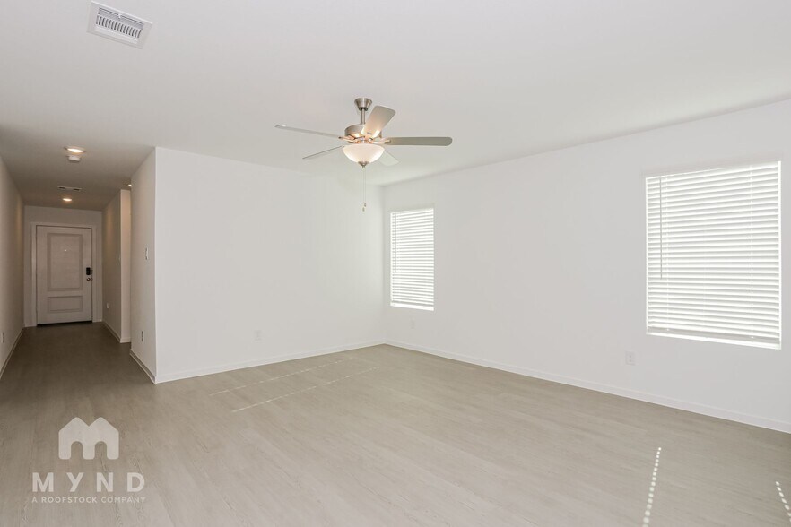 Building Photo - 2736 Ctr Crk Ln