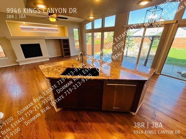 Building Photo - 9946 Kings Canyon Dr