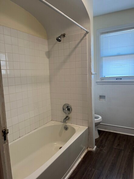 Bathroom - 929 Park Ave