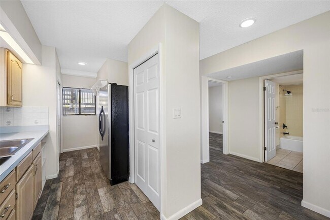 Building Photo - 828 Bahia Del Sol Dr