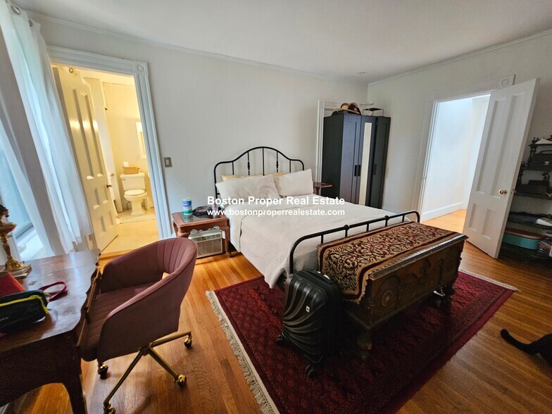 Building Photo - 429 Marlborough St