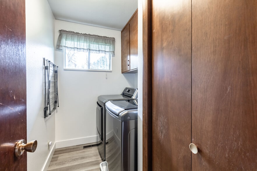 Laundry - 815 Orchard Dr