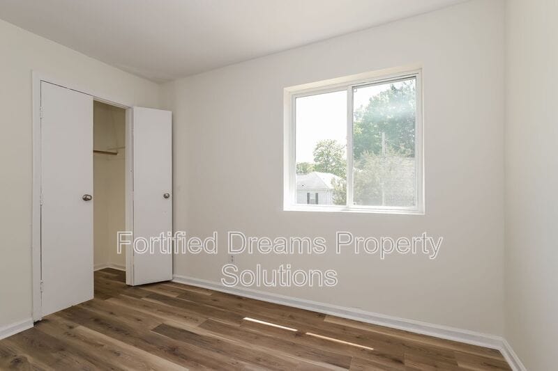 Building Photo - 1102 Campbell St