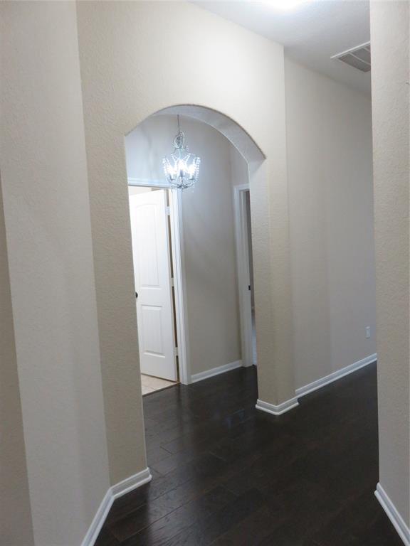 Building Photo - 21390 Village Crossing Ln