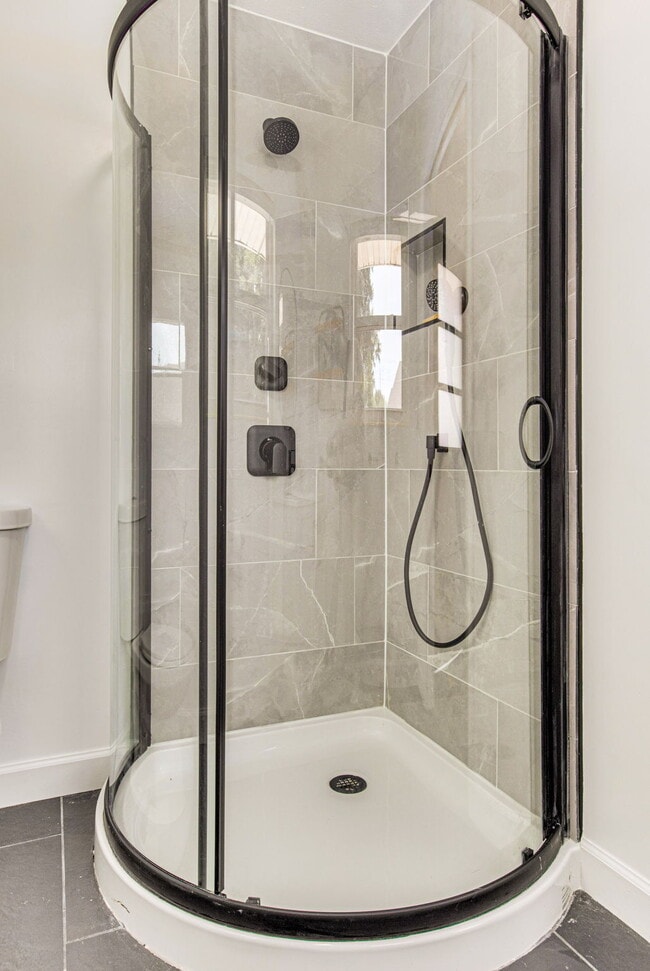 Building Photo - Beautiful East Hill home located in one of...
