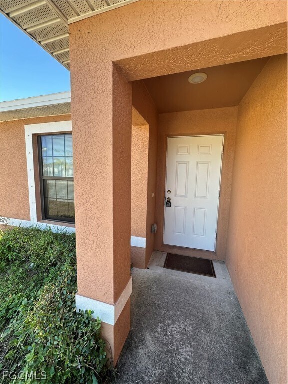 Building Photo - 4521 SW 9th Ave