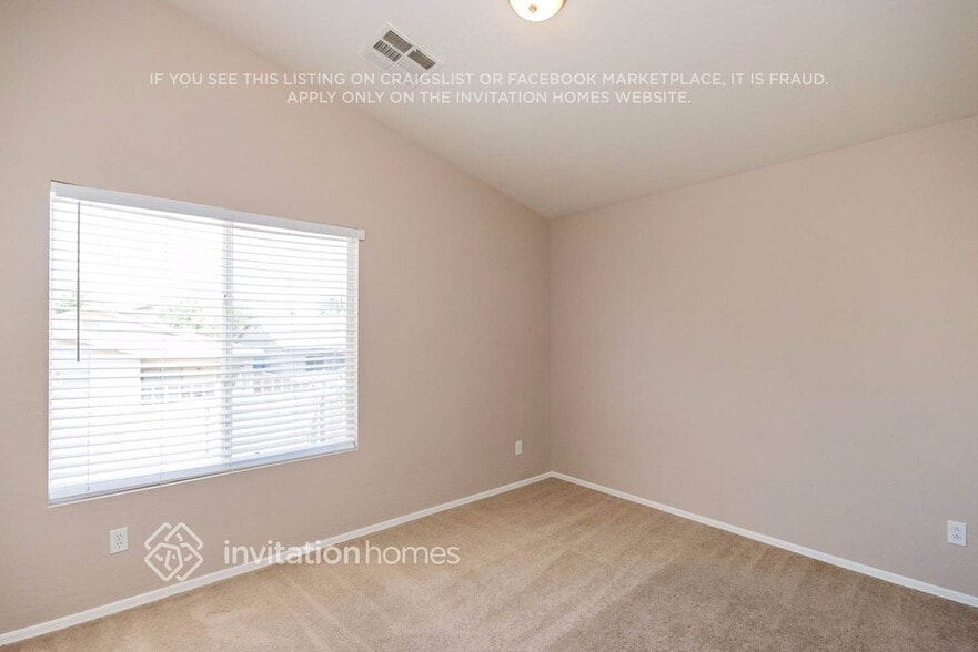 Building Photo - 14868 W Columbine Dr