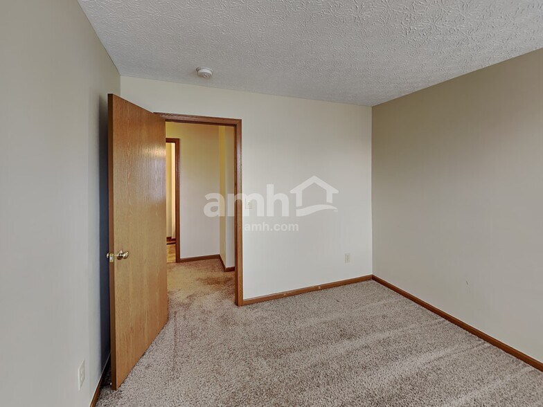 Building Photo - 1449 Tall Pine Ct