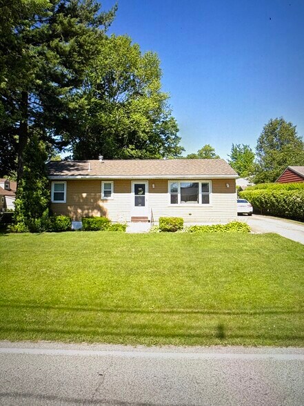 Primary Photo - 5015 West St