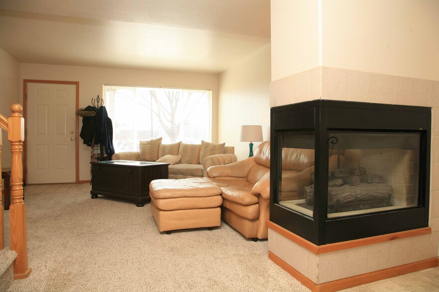 Living Room - 2052 Glenmoor Dr