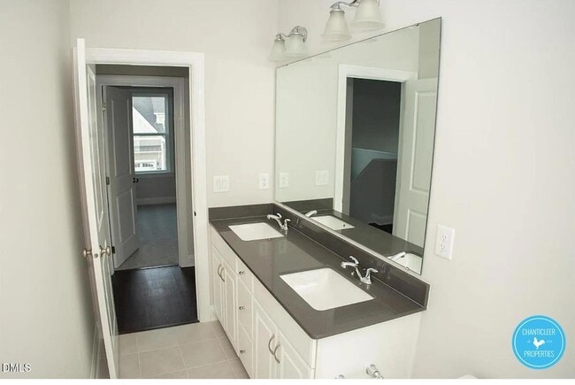 Building Photo - 628 Gold Coast Dr