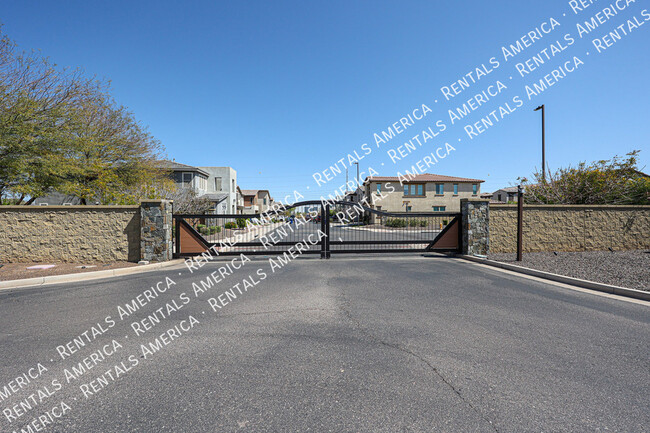 Building Photo - 3090 S Jasmine Dr