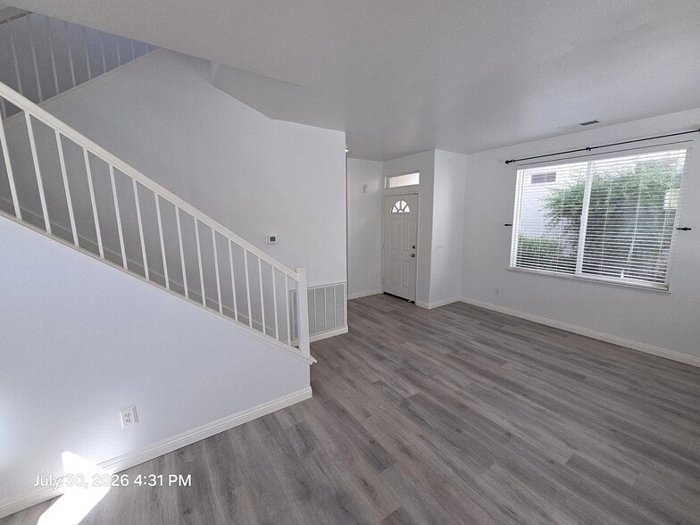 Building Photo - 11673 Compass Point Dr N